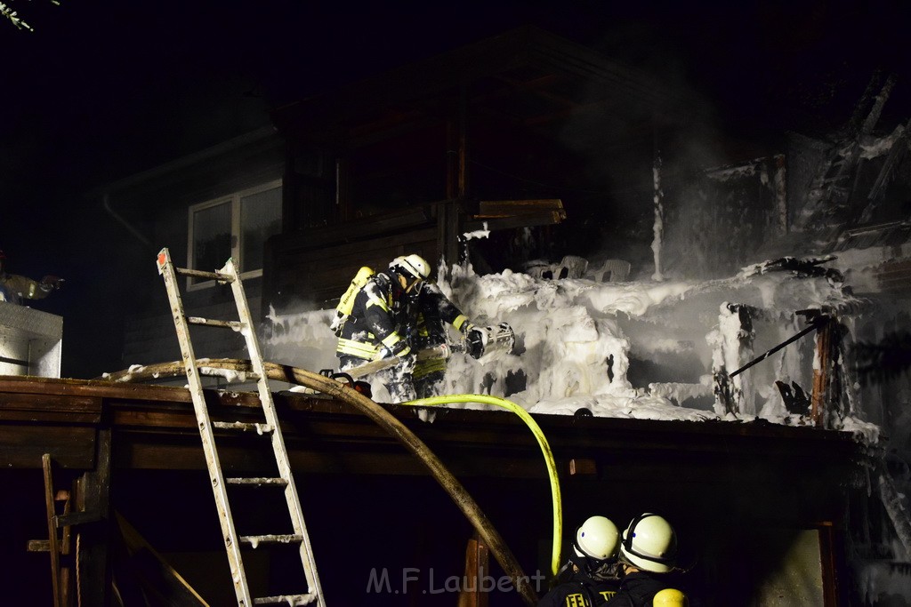 Grossfeuer Einfamilienhaus Siegburg Muehlengrabenstr P0447.JPG - Miklos Laubert